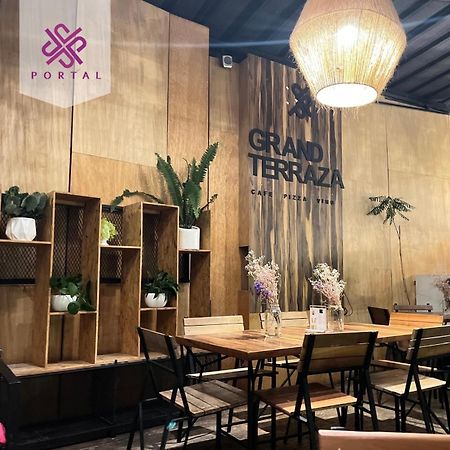 Hotel Portal & Suites Ciudad Hidalgo Zewnętrze zdjęcie